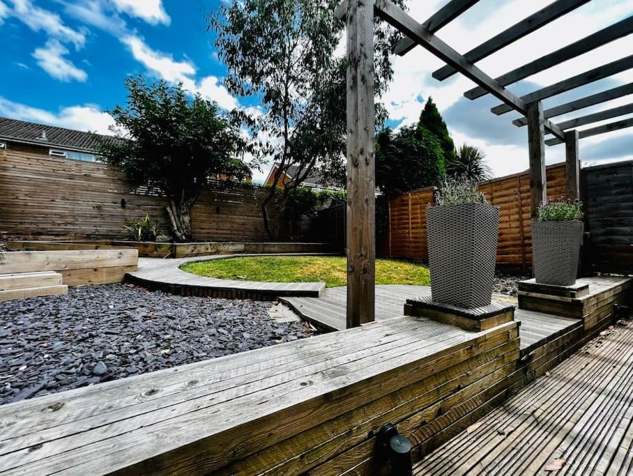Entire Modern House In Tamworth - 2 Double Beds + Free Parking别墅 外观 照片
