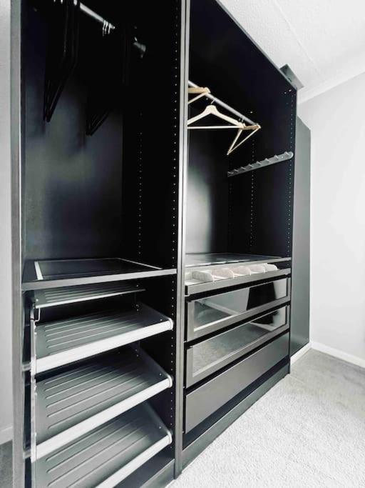 Entire Modern House In Tamworth - 2 Double Beds + Free Parking别墅 外观 照片