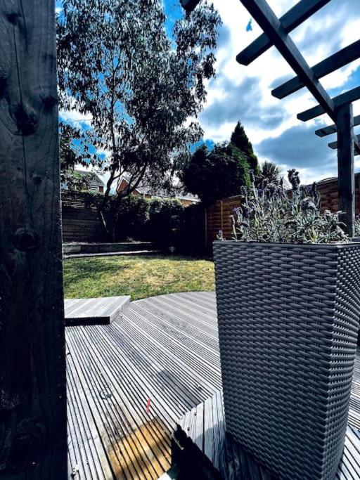 Entire Modern House In Tamworth - 2 Double Beds + Free Parking别墅 外观 照片