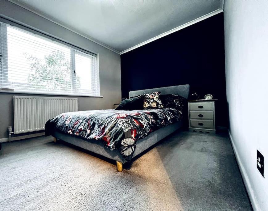 Entire Modern House In Tamworth - 2 Double Beds + Free Parking别墅 外观 照片